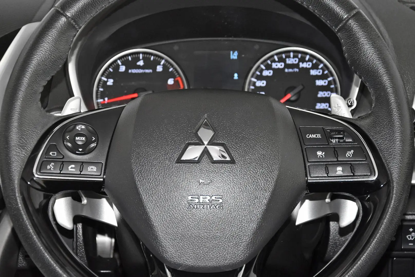 2018 Mitsubishi Eclipse Cross Gallery Image 15