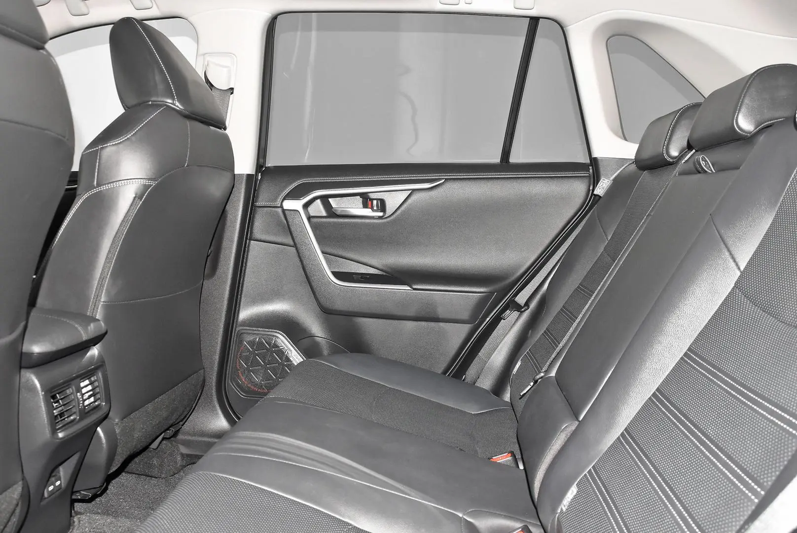 2023 Toyota RAV4 Gallery Image 19