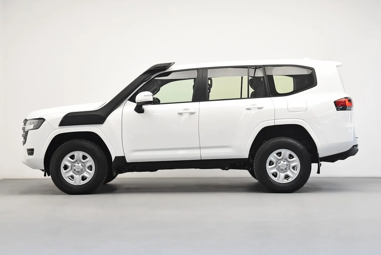 2025 Toyota Landcruiser Gallery Image 4