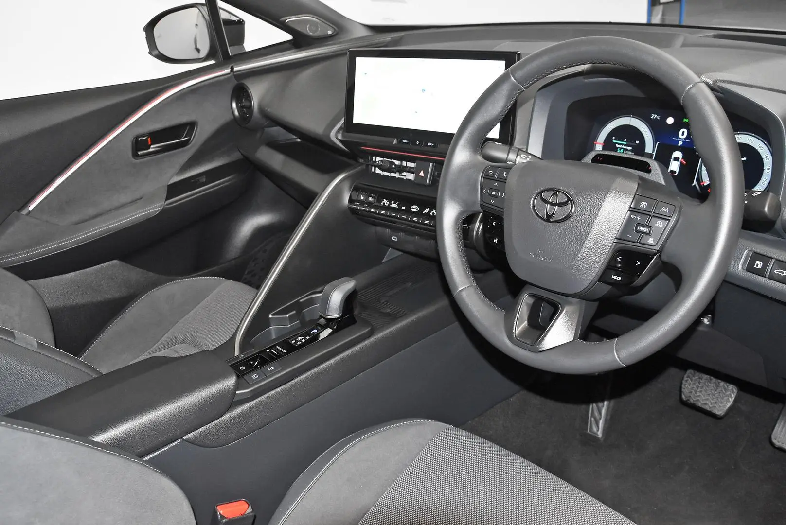 2025 Toyota C-HR Gallery Image 9