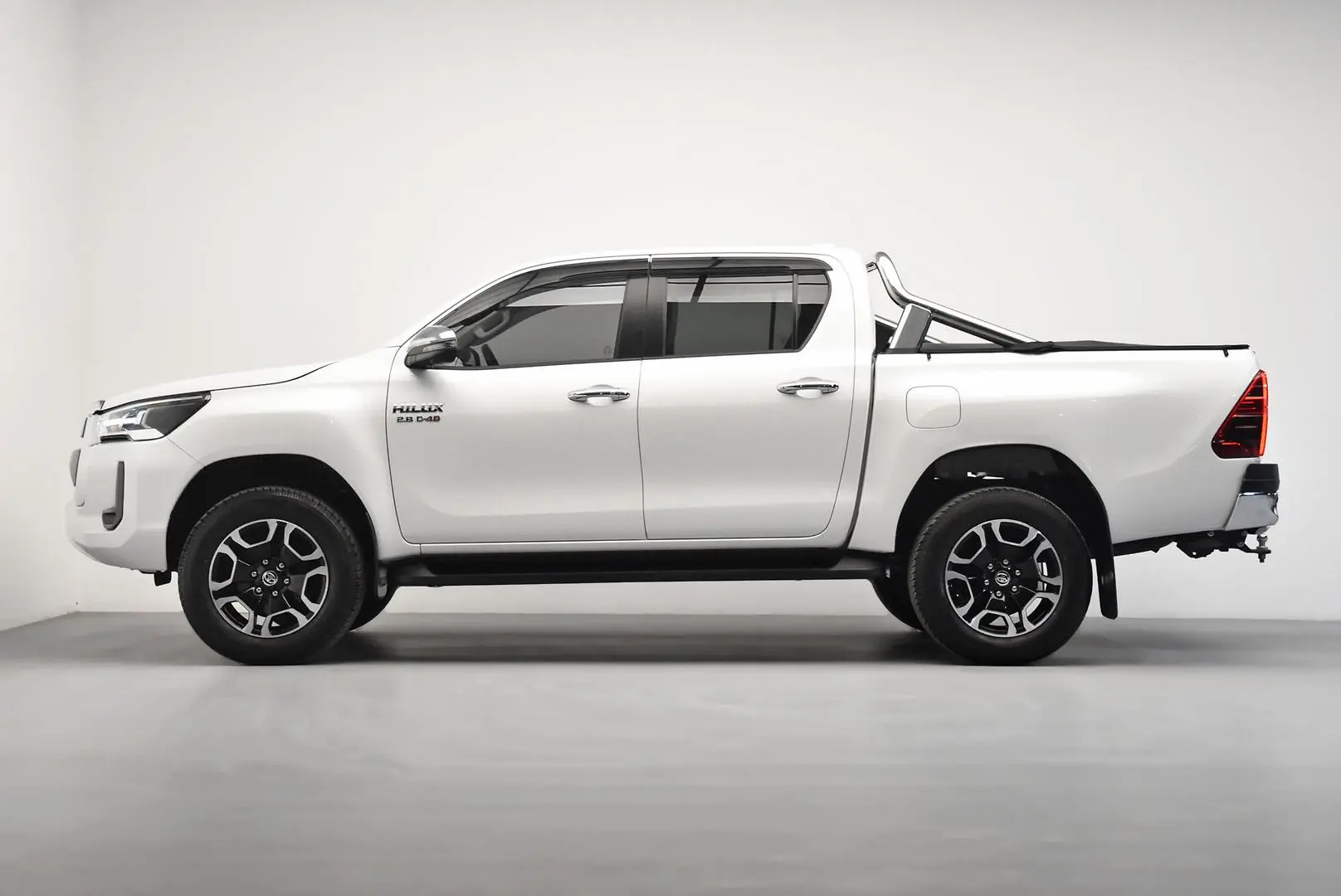 2023 Toyota Hilux Gallery Image 4