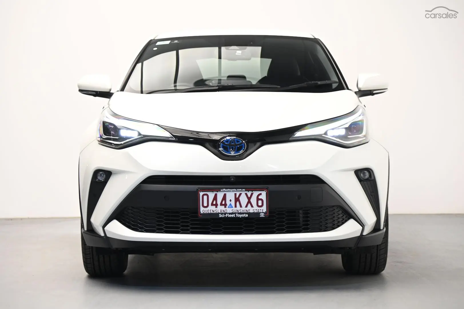 2020 Toyota C-HR Image 2