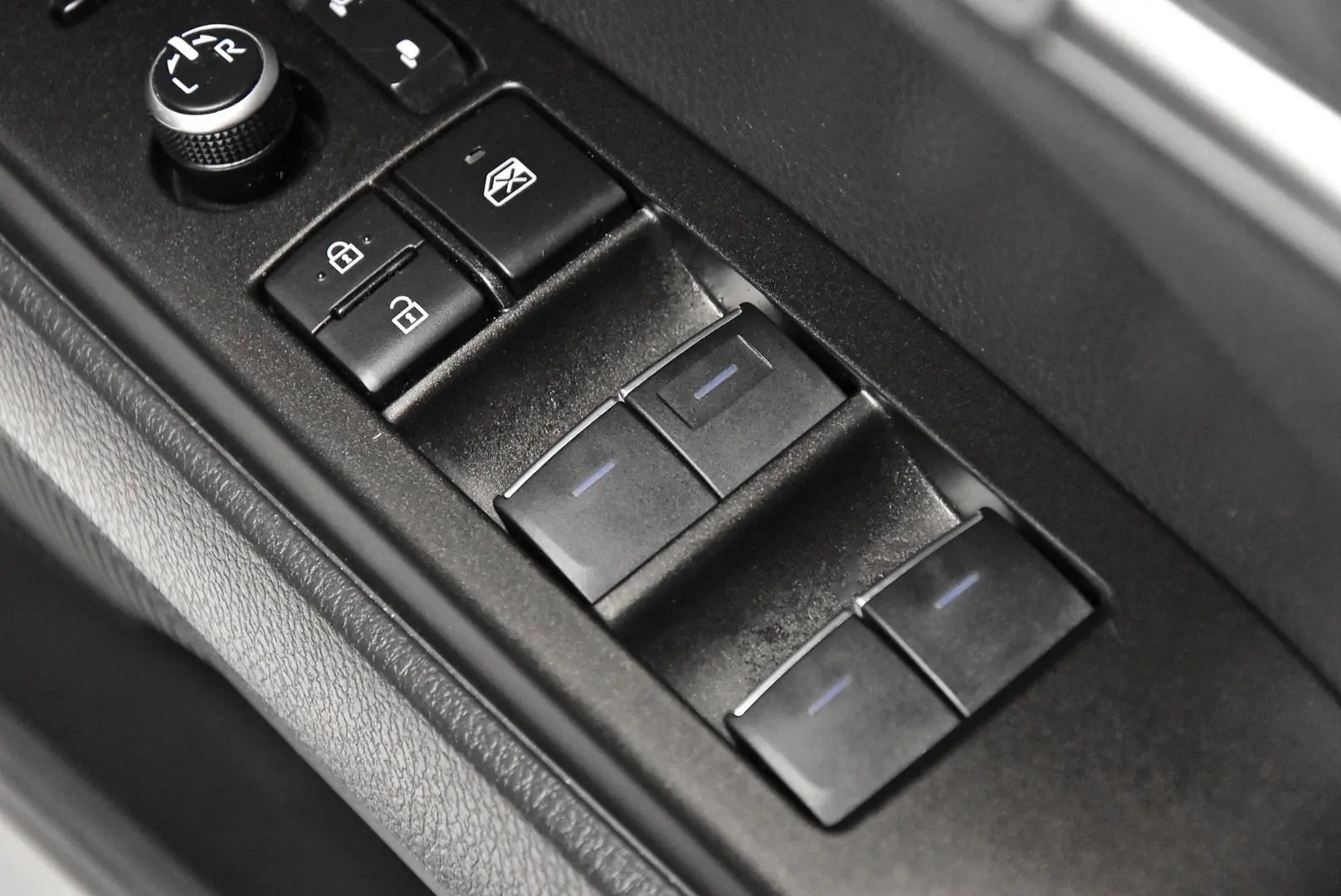 2021 Toyota Camry Gallery Image 9