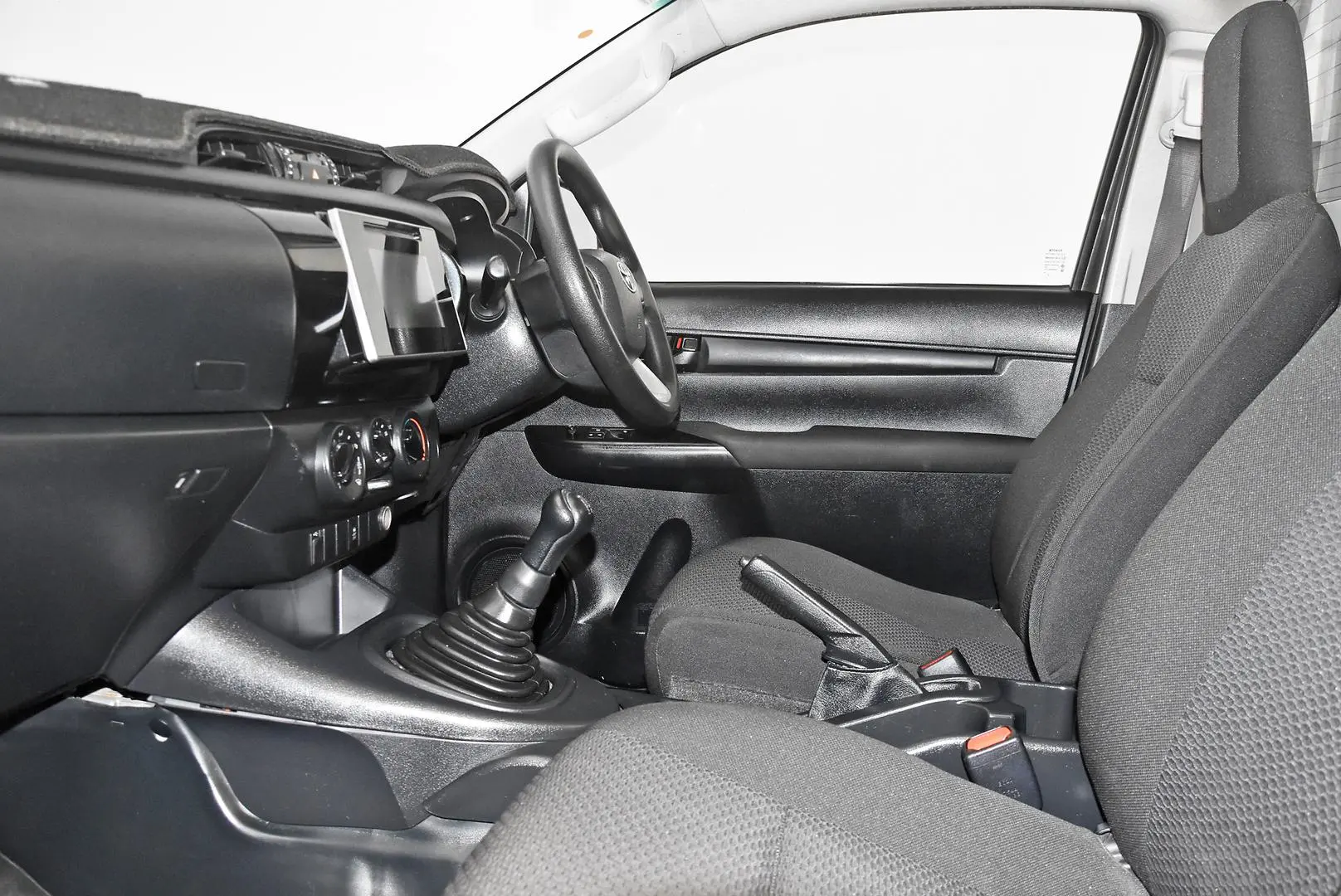 2018 Toyota Hilux Gallery Image 15
