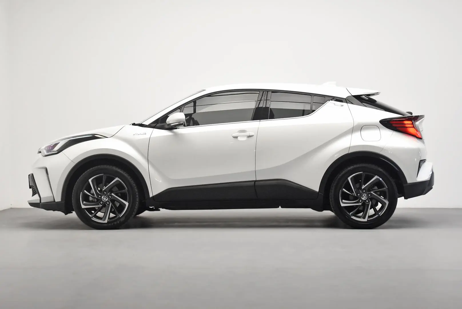 2020 Toyota C-HR Gallery Image 4