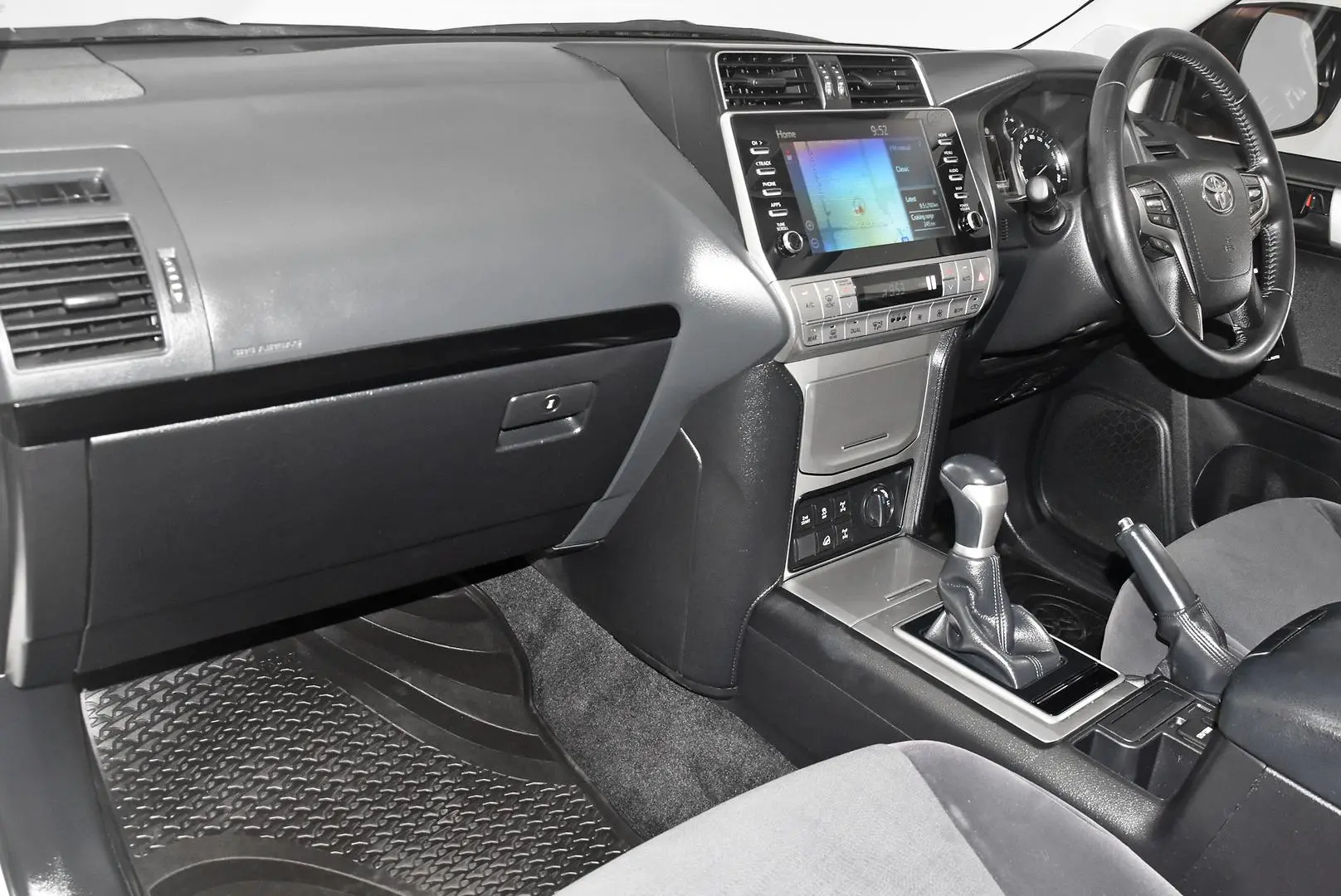 2022 Toyota Landcruiser Prado Gallery Image 15