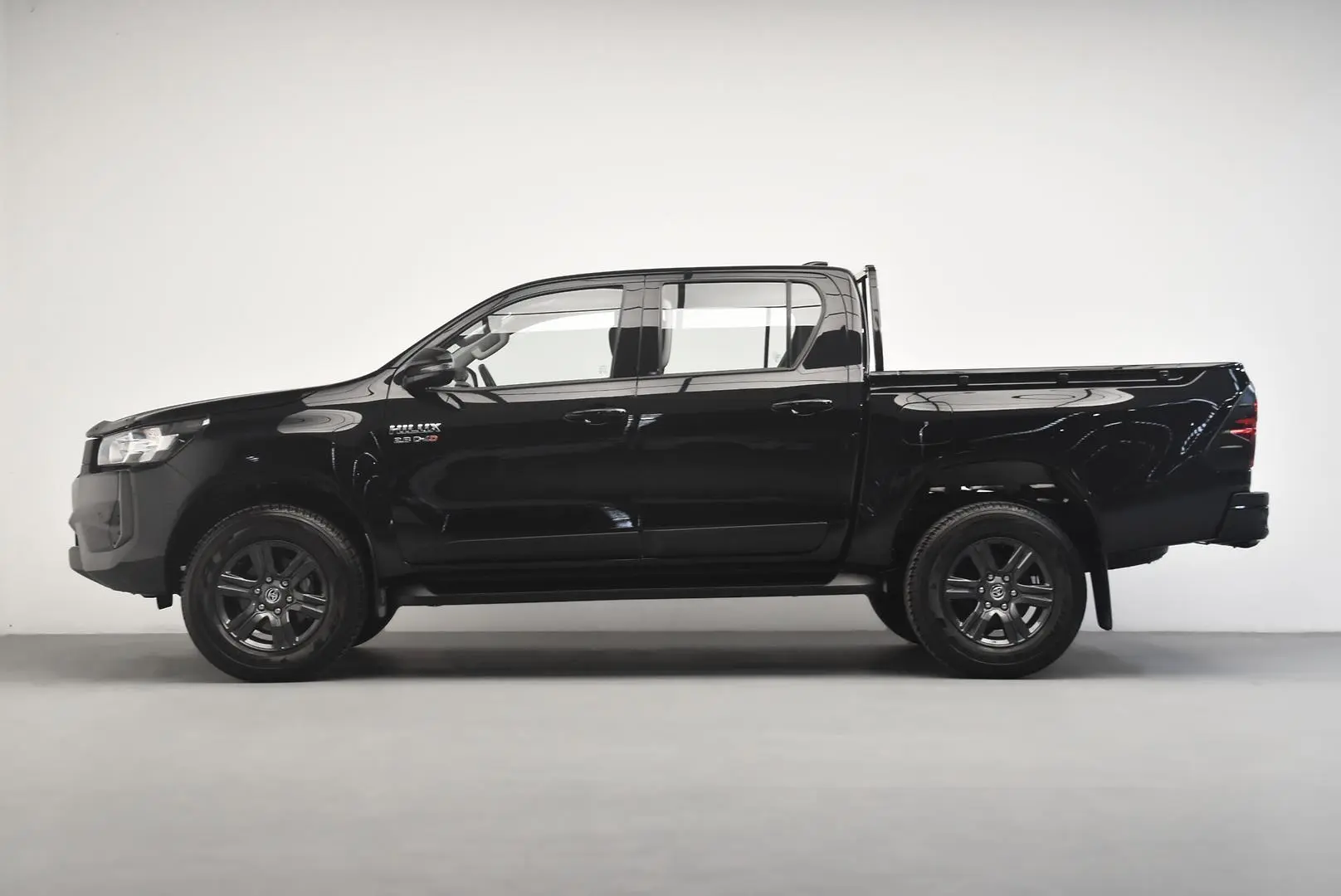 2025 Toyota Hilux Gallery Image 4