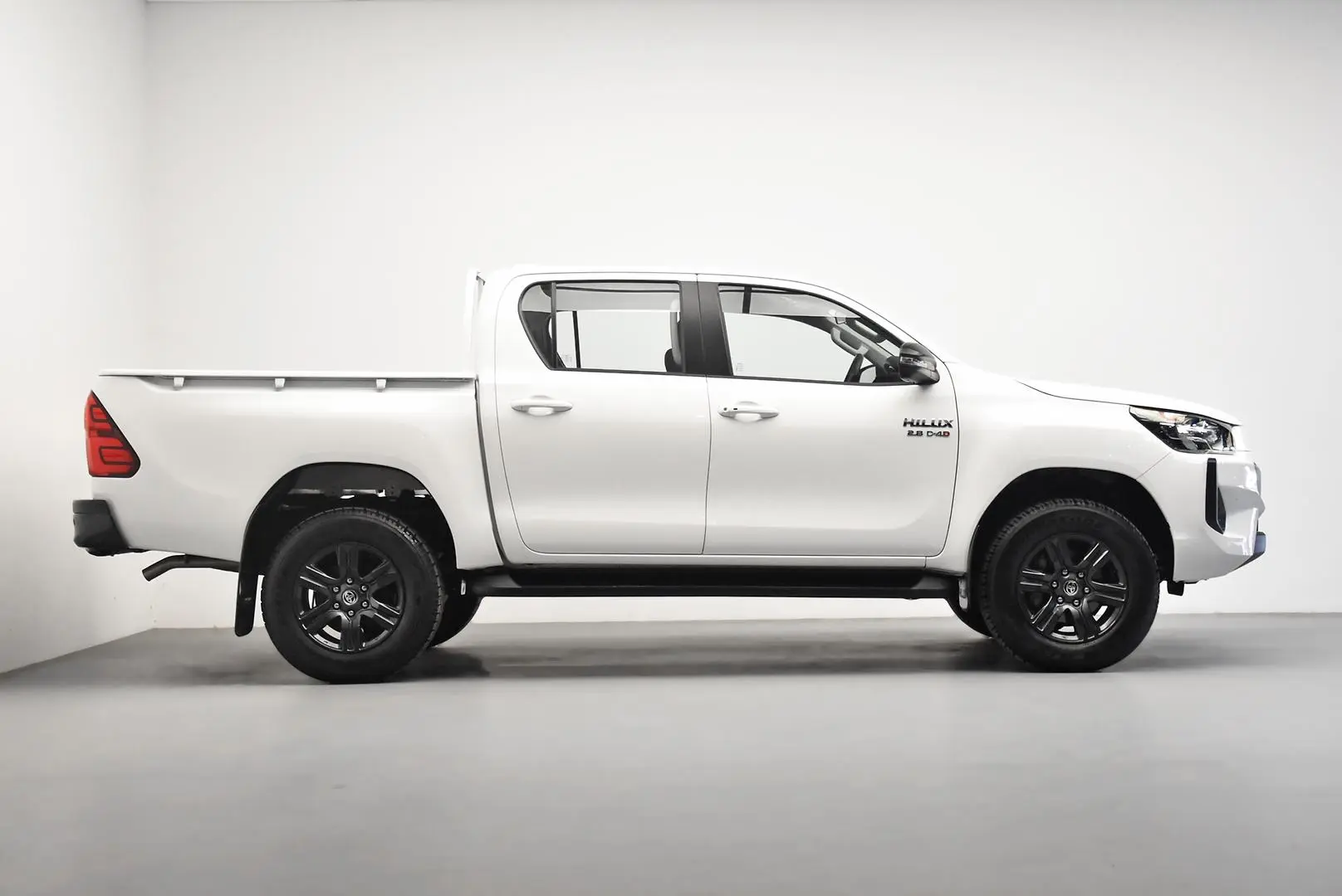 2024 Toyota Hilux Gallery Image 3