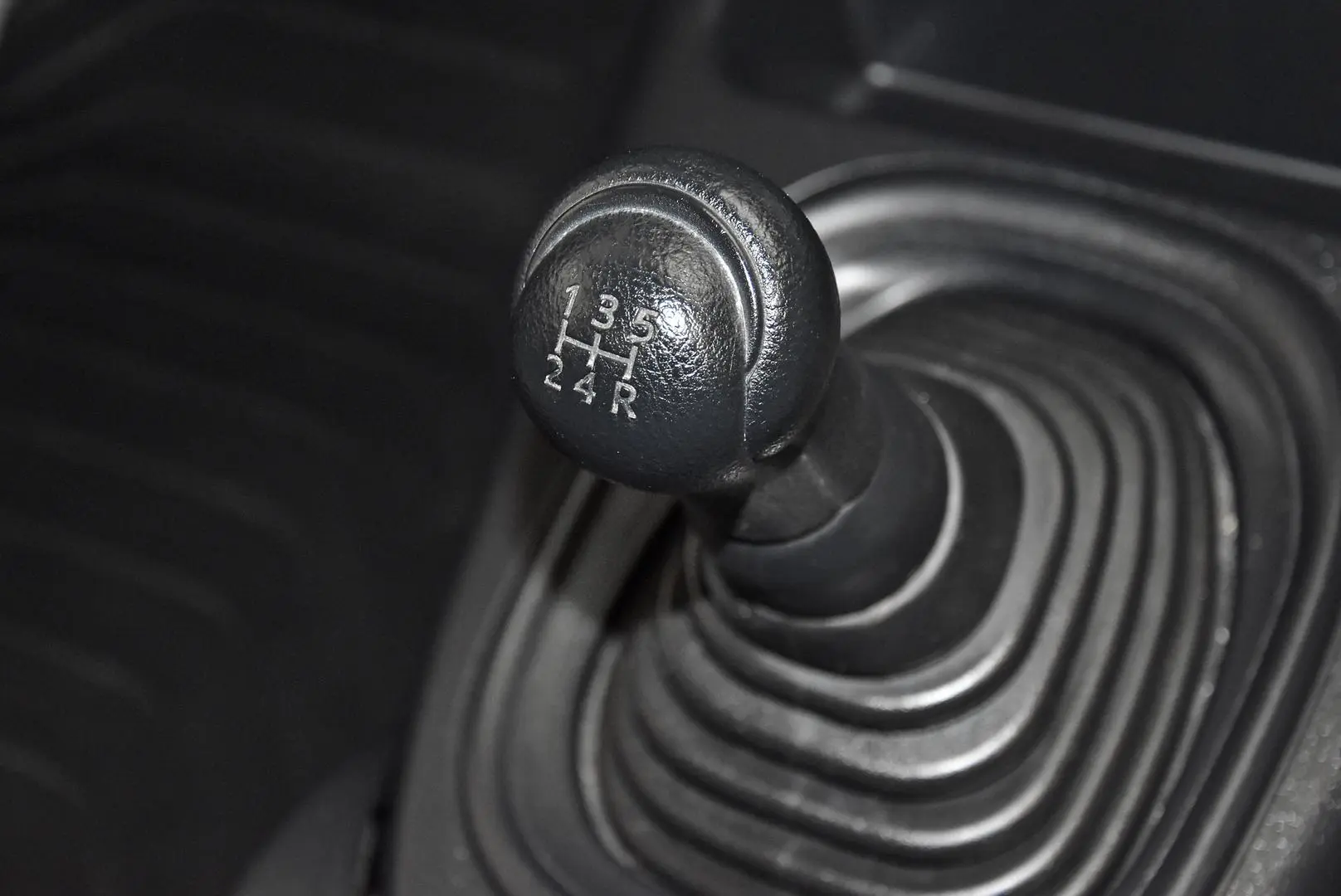 2018 Toyota Hilux Gallery Image 12