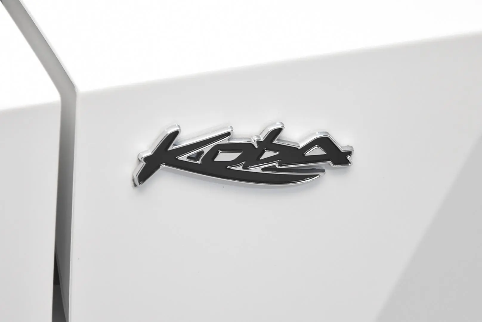 2023 Toyota C-HR Gallery Image 7