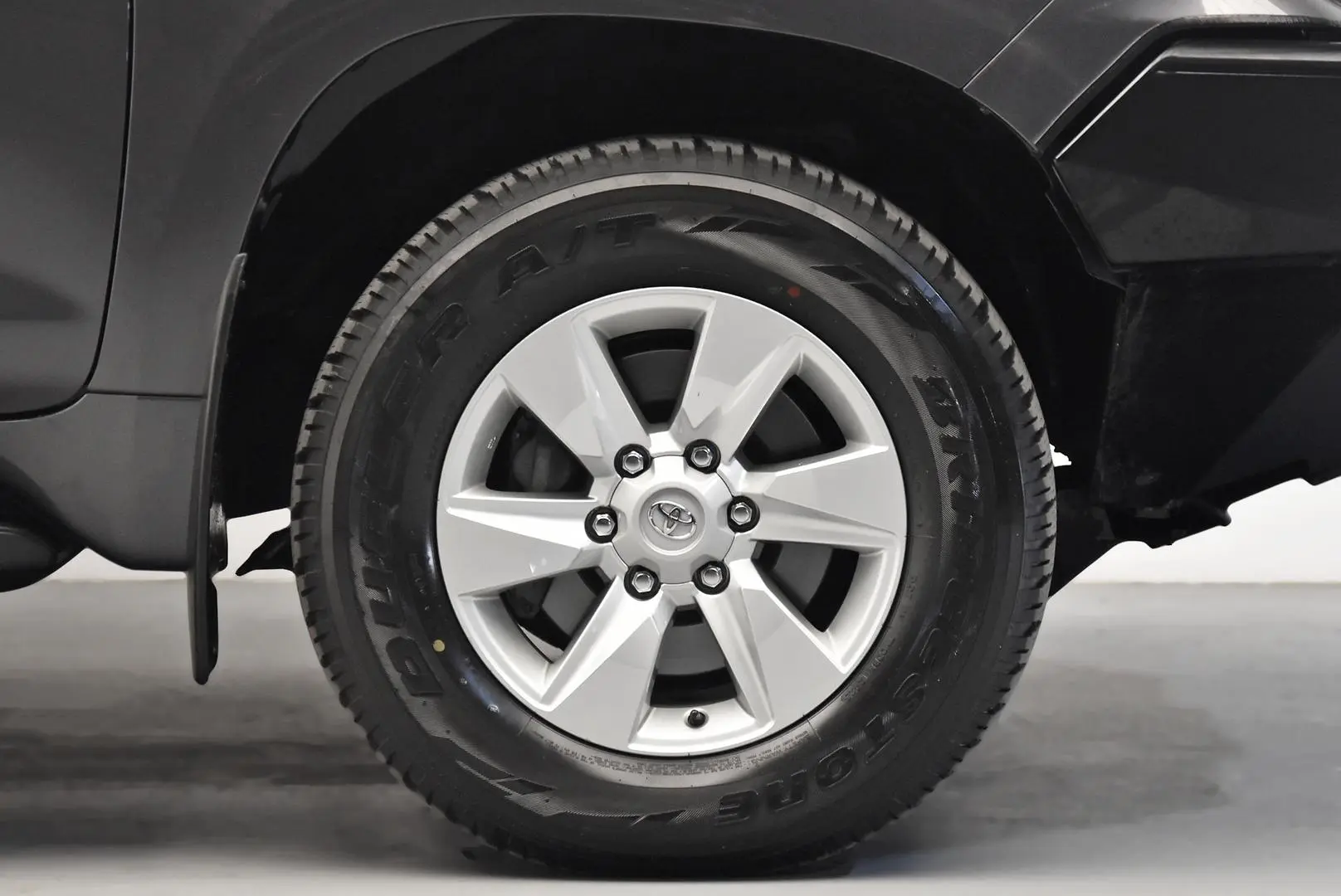 2021 Toyota Landcruiser Prado Gallery Image 22
