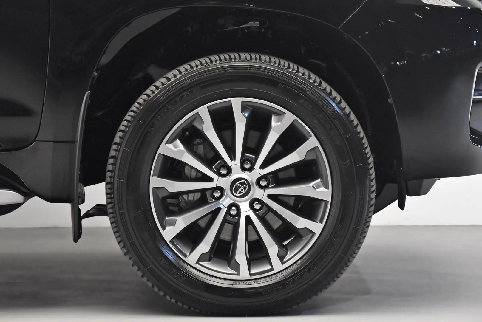 2023 Toyota Landcruiser Prado Gallery Image 26