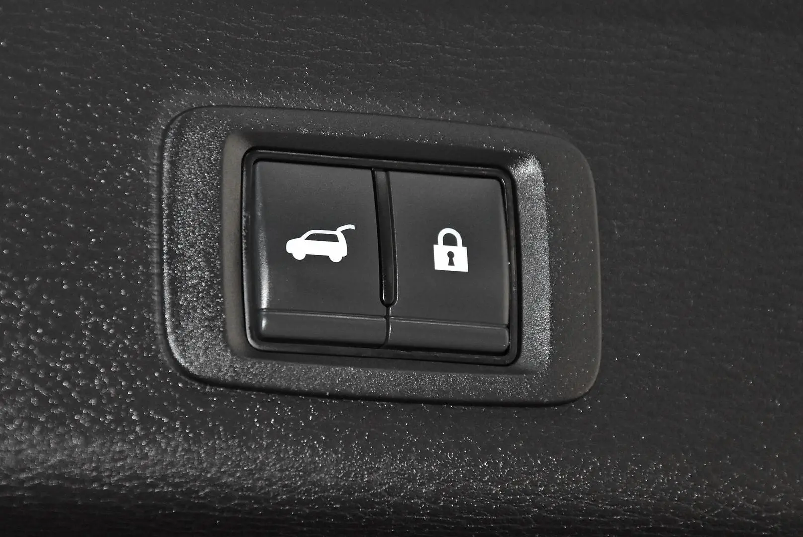 2022 Mitsubishi Outlander Gallery Image 25