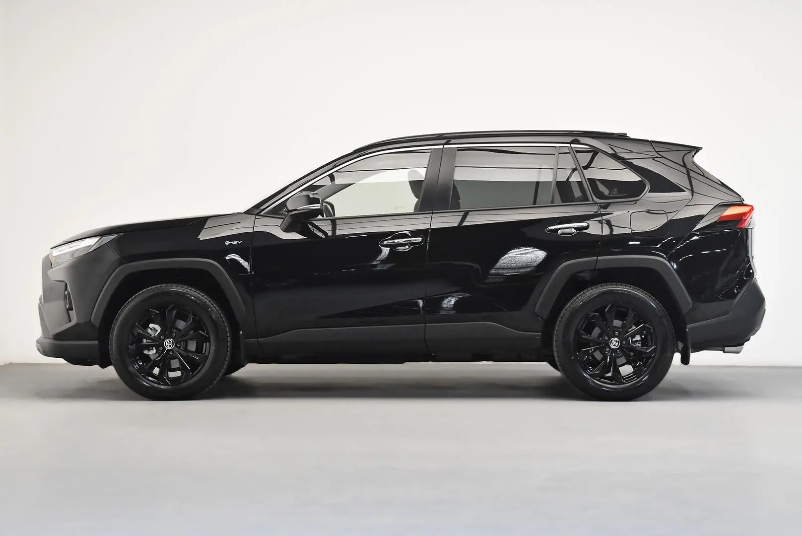 2025 Toyota RAV4 Gallery Image 4