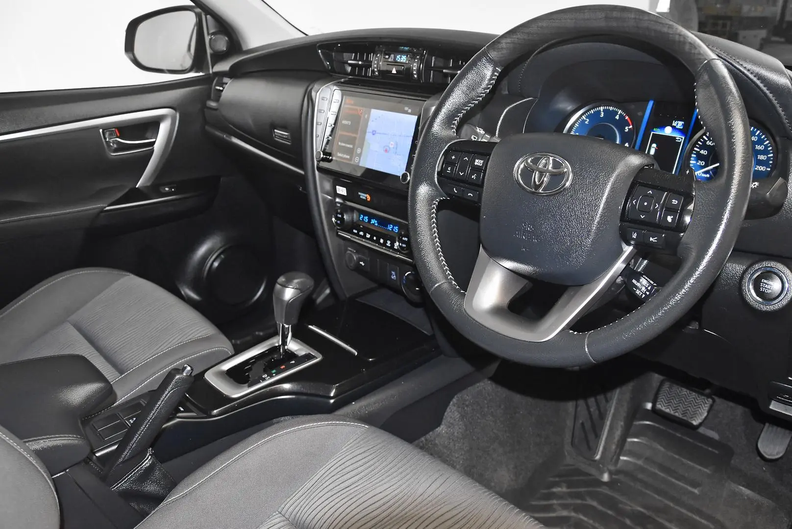 2023 Toyota Fortuner Gallery Image 7