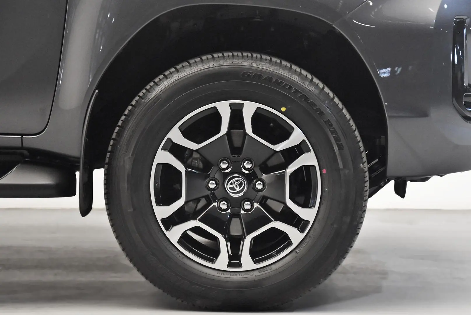 2021 Toyota Hilux Gallery Image 22