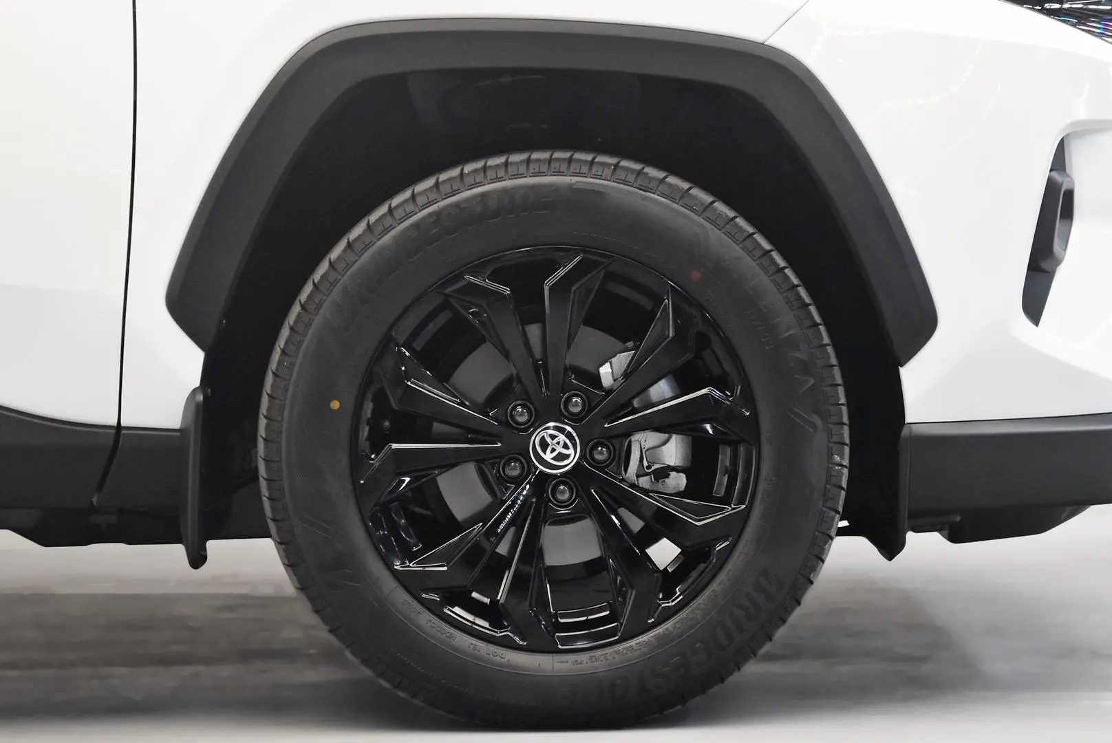 2025 Toyota RAV4 Gallery Image 25