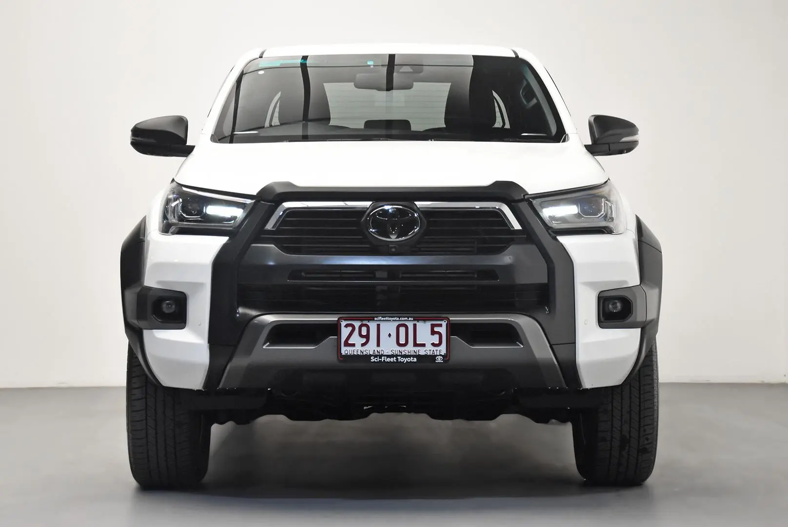 2023 Toyota Hilux Gallery Image 2