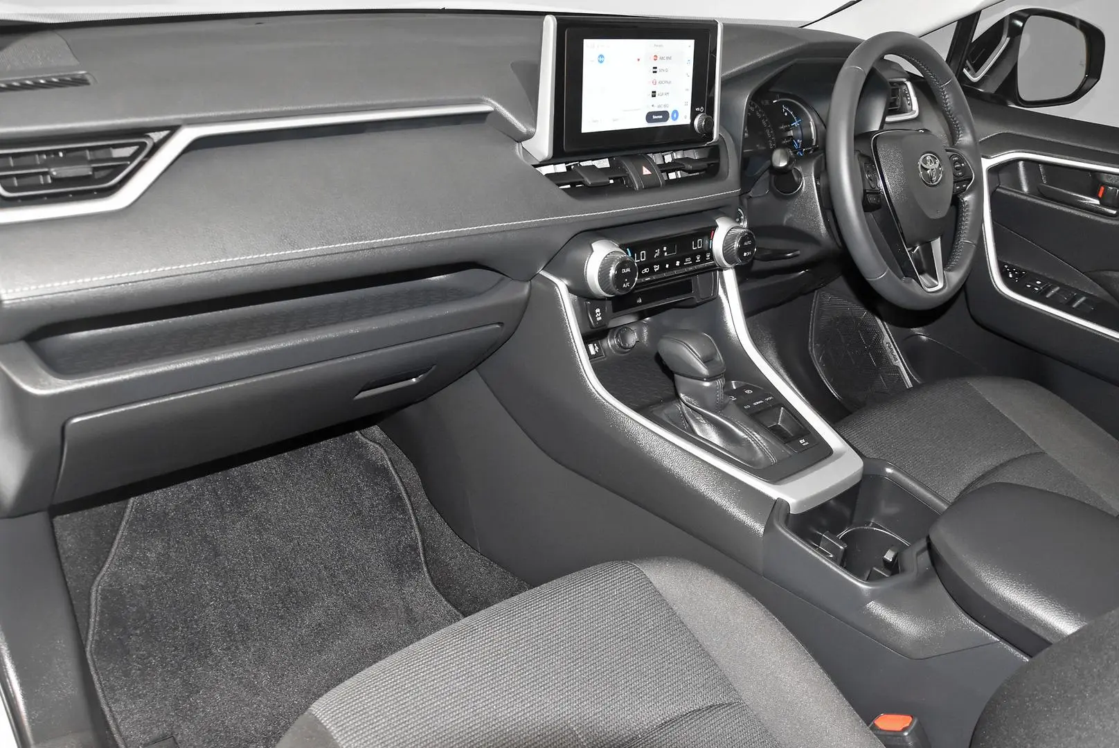 2024 Toyota RAV4 Gallery Image 17