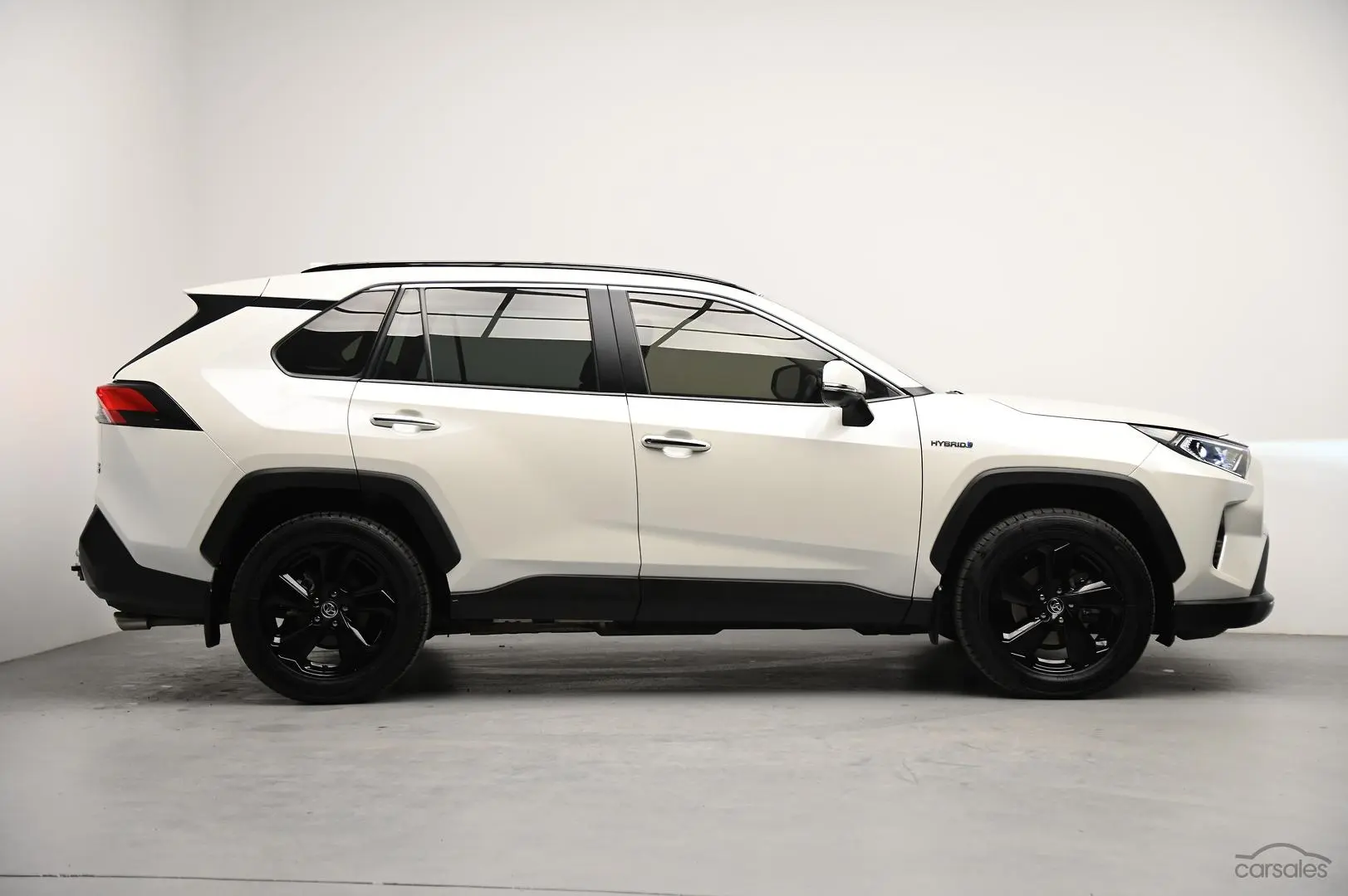 2020 Toyota RAV4 Image 3