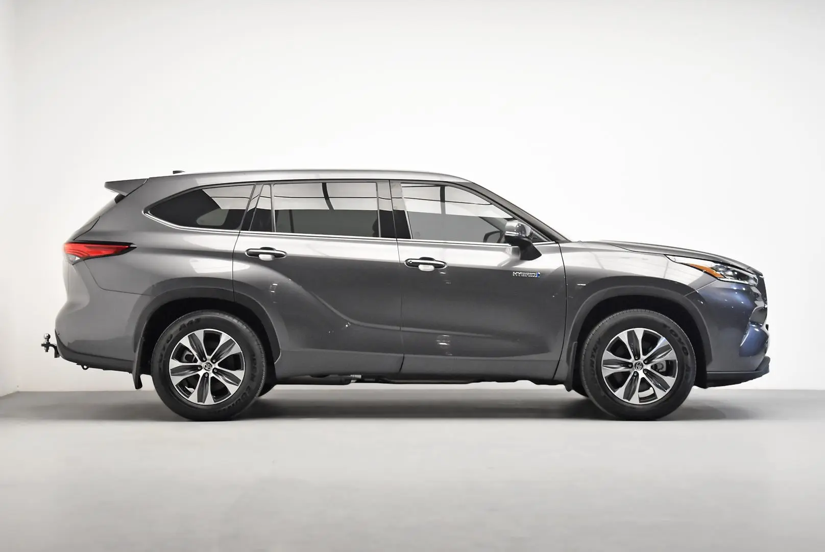2021 Toyota Kluger Gallery Image 3
