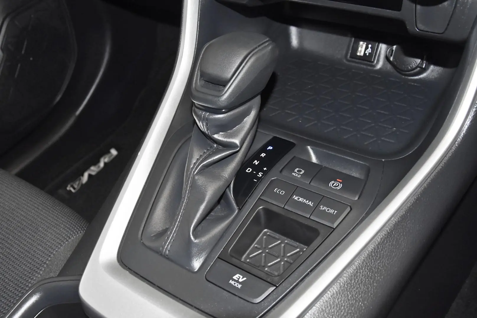 2024 Toyota RAV4 Gallery Image 14