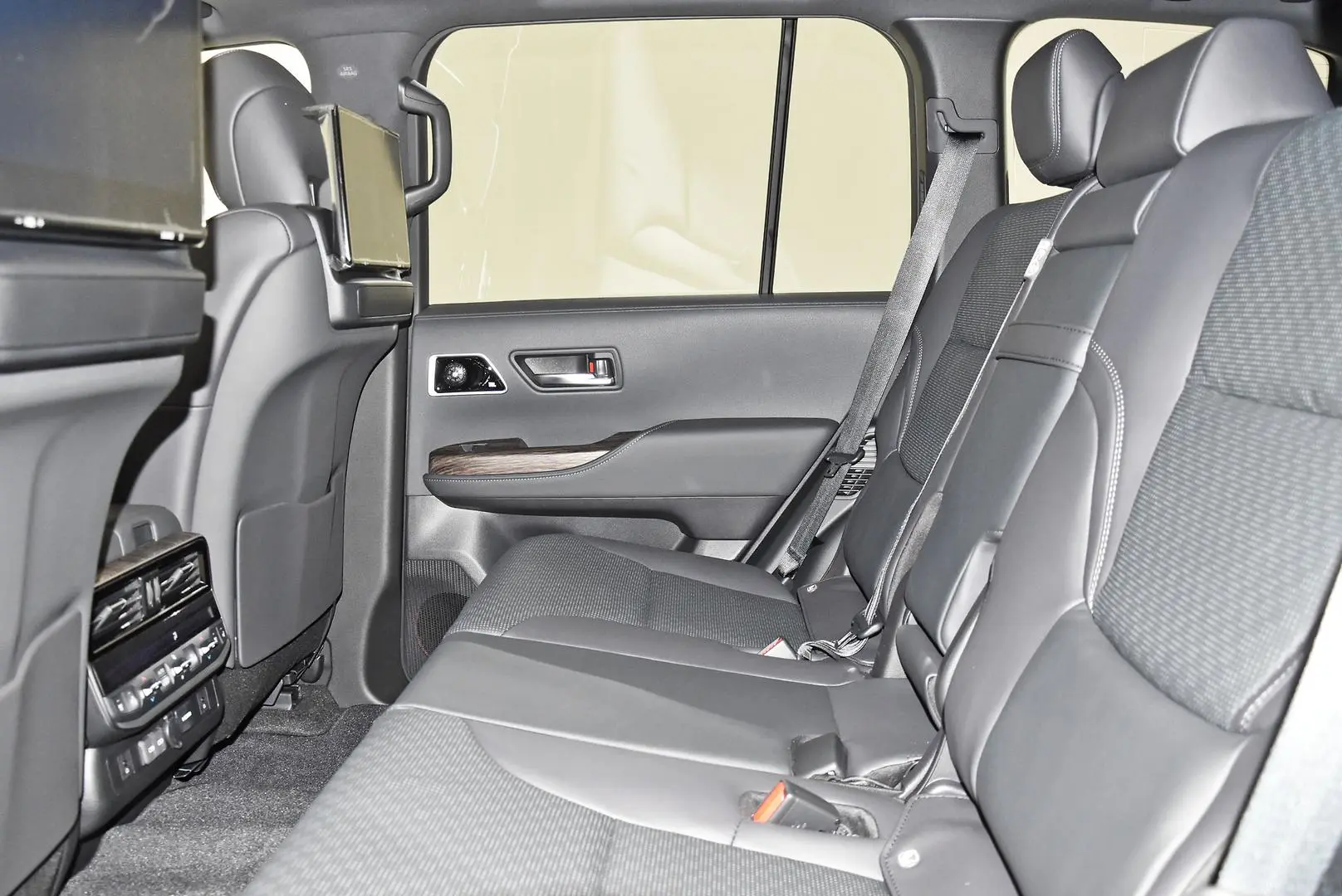 2025 Toyota Landcruiser Gallery Image 18