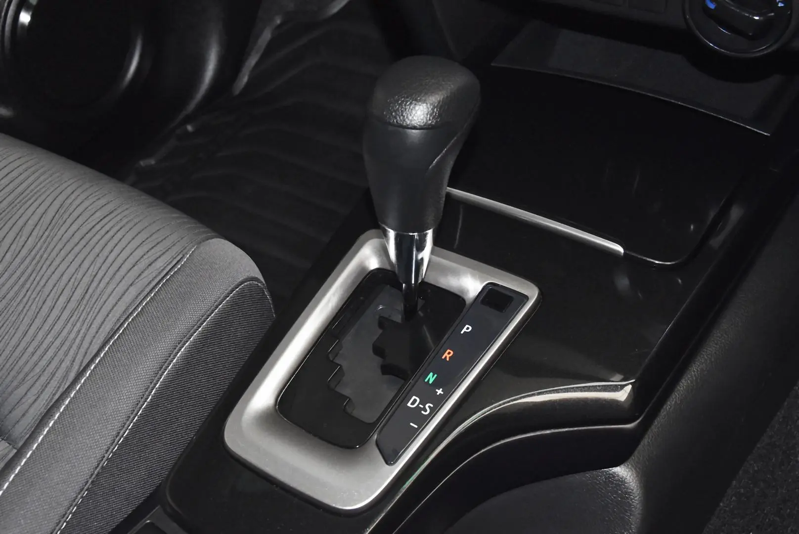 2025 Toyota Fortuner Gallery Image 12