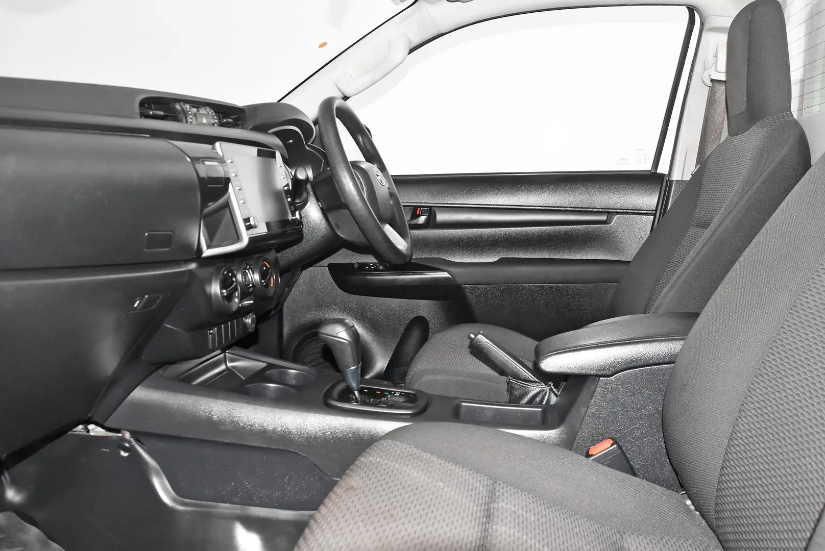 2021 Toyota Hilux Gallery Image 15