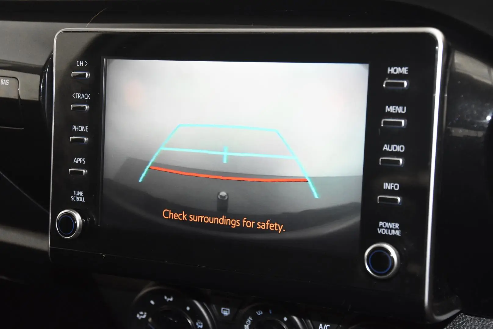 2020 Toyota Hilux Gallery Image 12