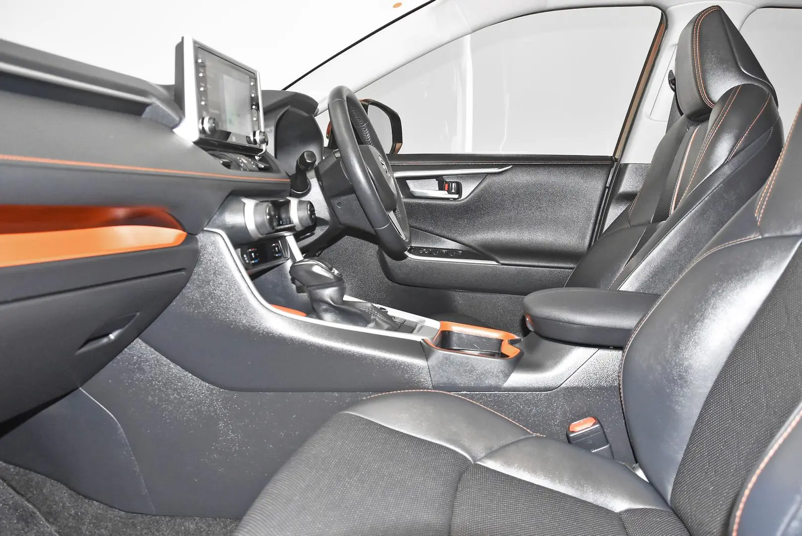 2020 Toyota RAV4 Gallery Image 18