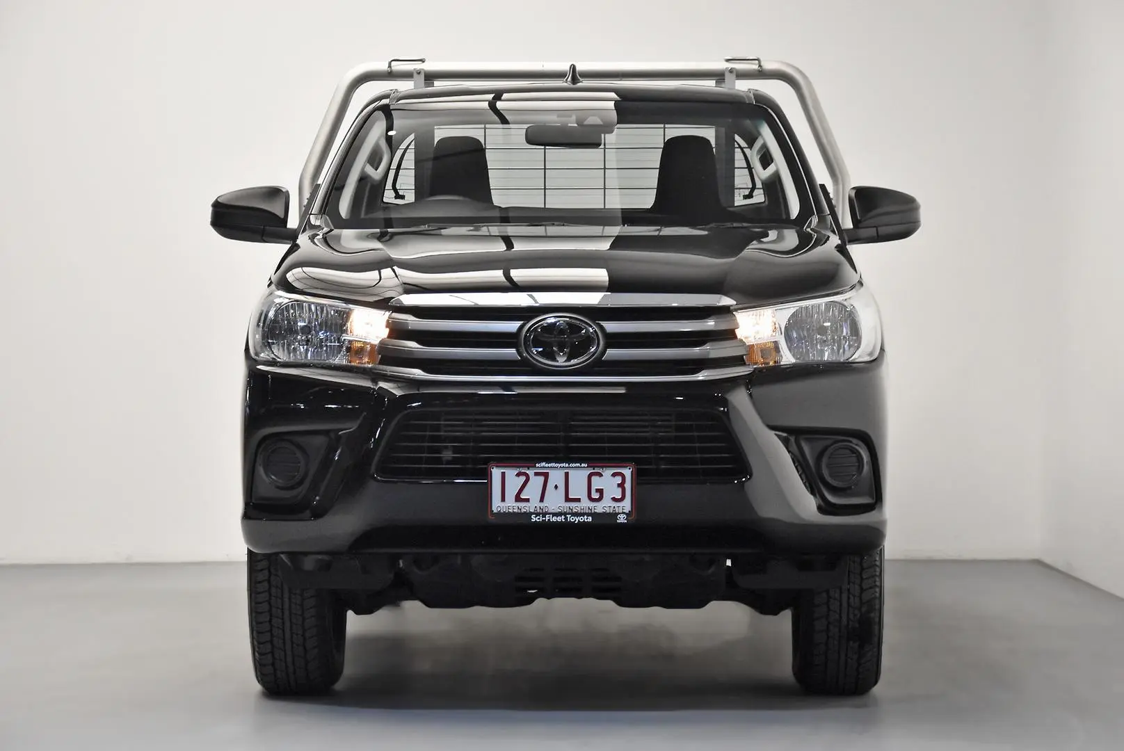 2024 Toyota Hilux Gallery Image 2