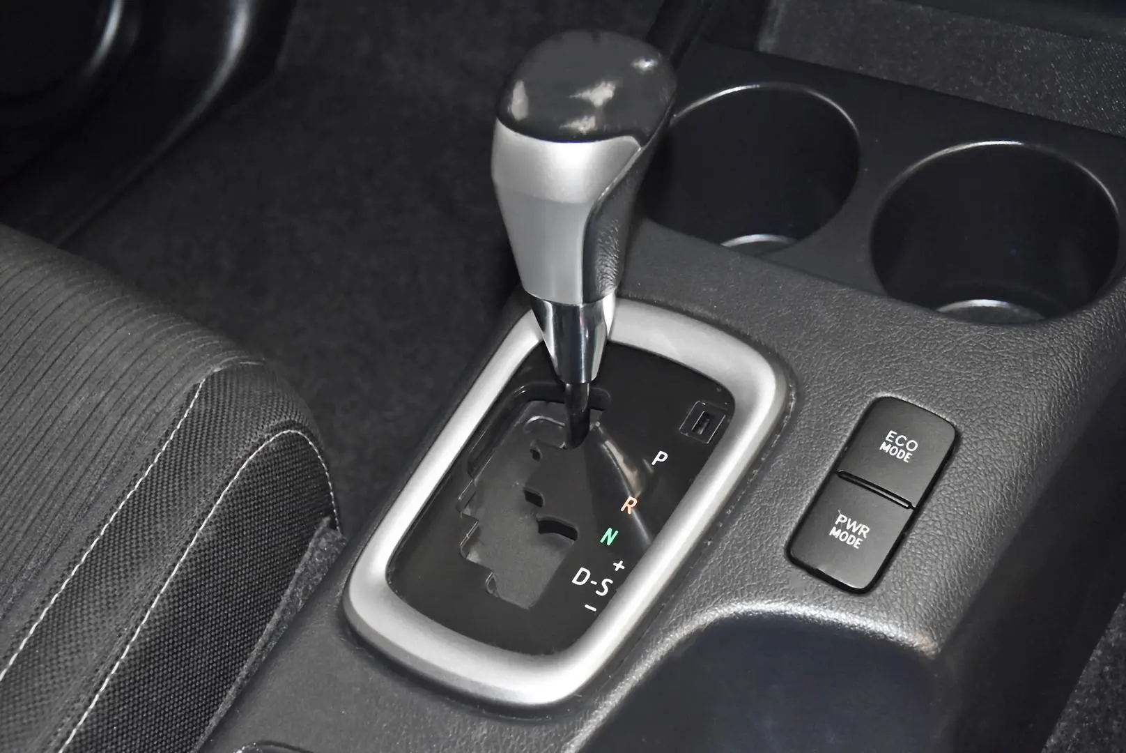 2019 Toyota Hilux Gallery Image 13