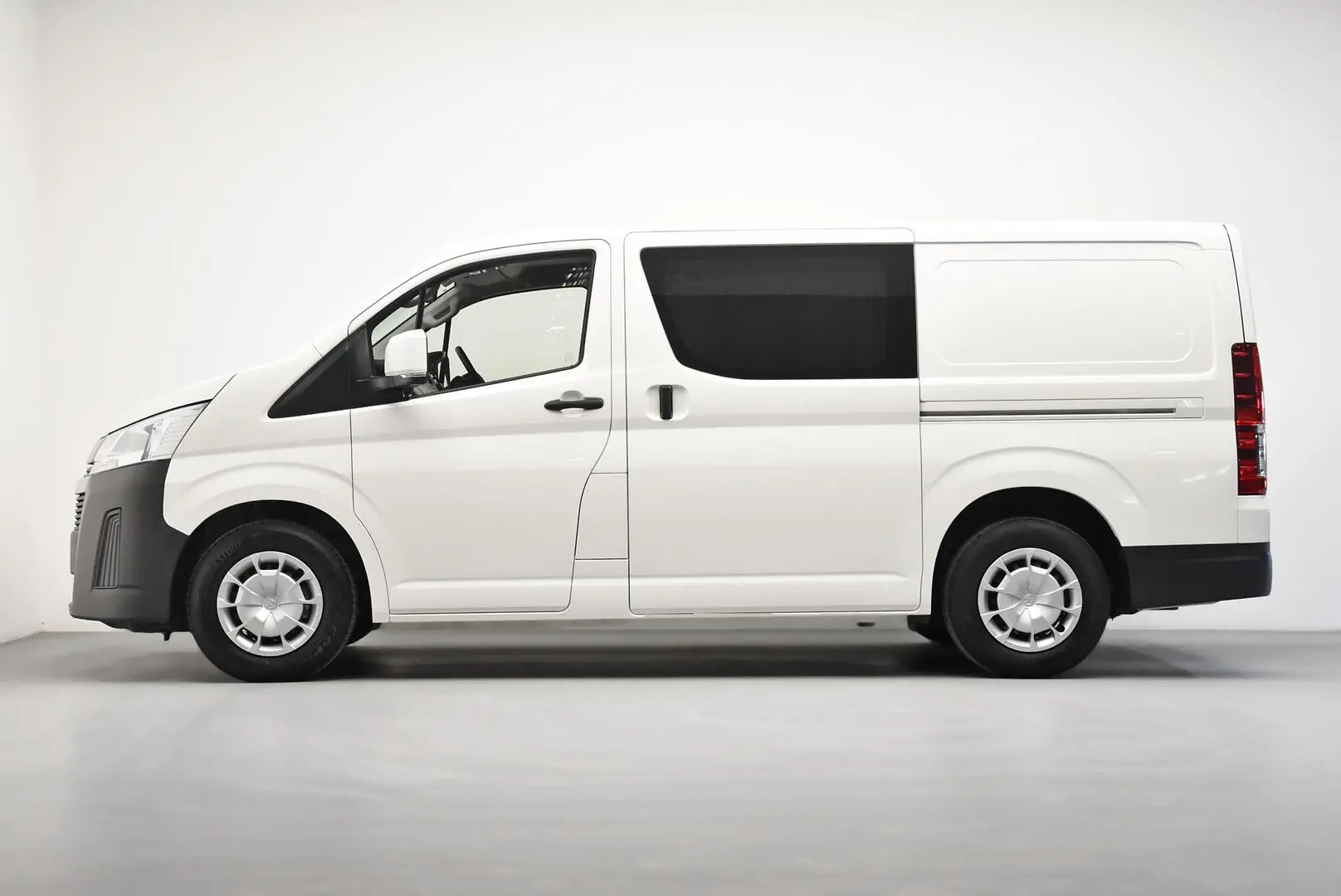 2024 Toyota Hiace Gallery Image 4