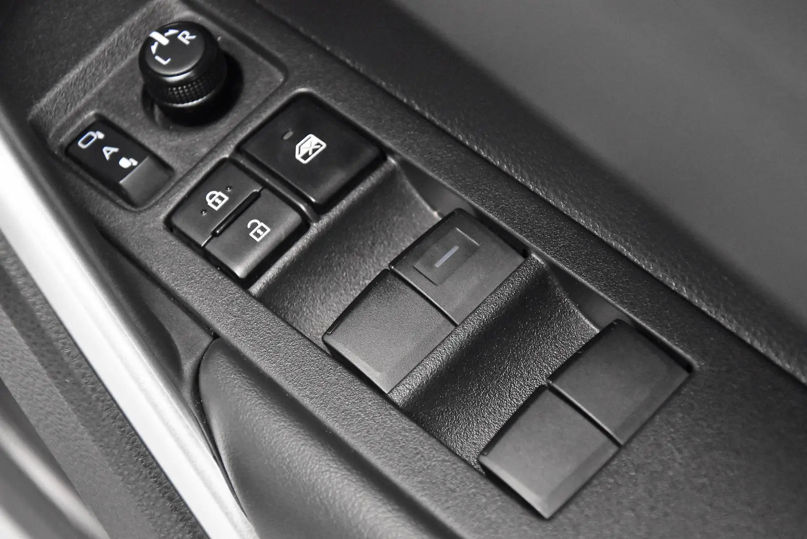 2024 Toyota Corolla Cross Gallery Image 10