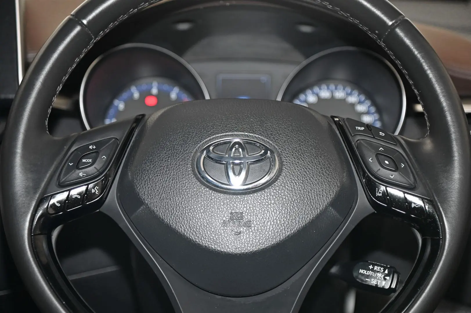 2019 Toyota C-HR Image 16