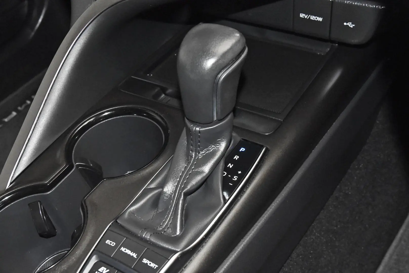 2022 Toyota Camry Gallery Image 13