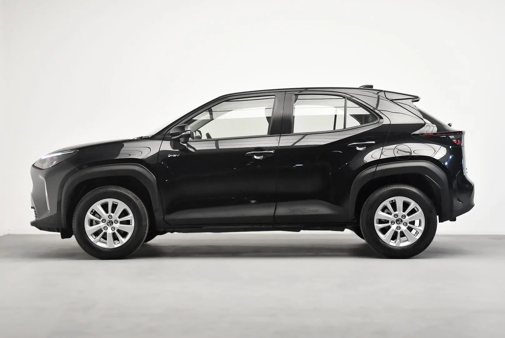 2024 Toyota Yaris Cross Gallery Image 4
