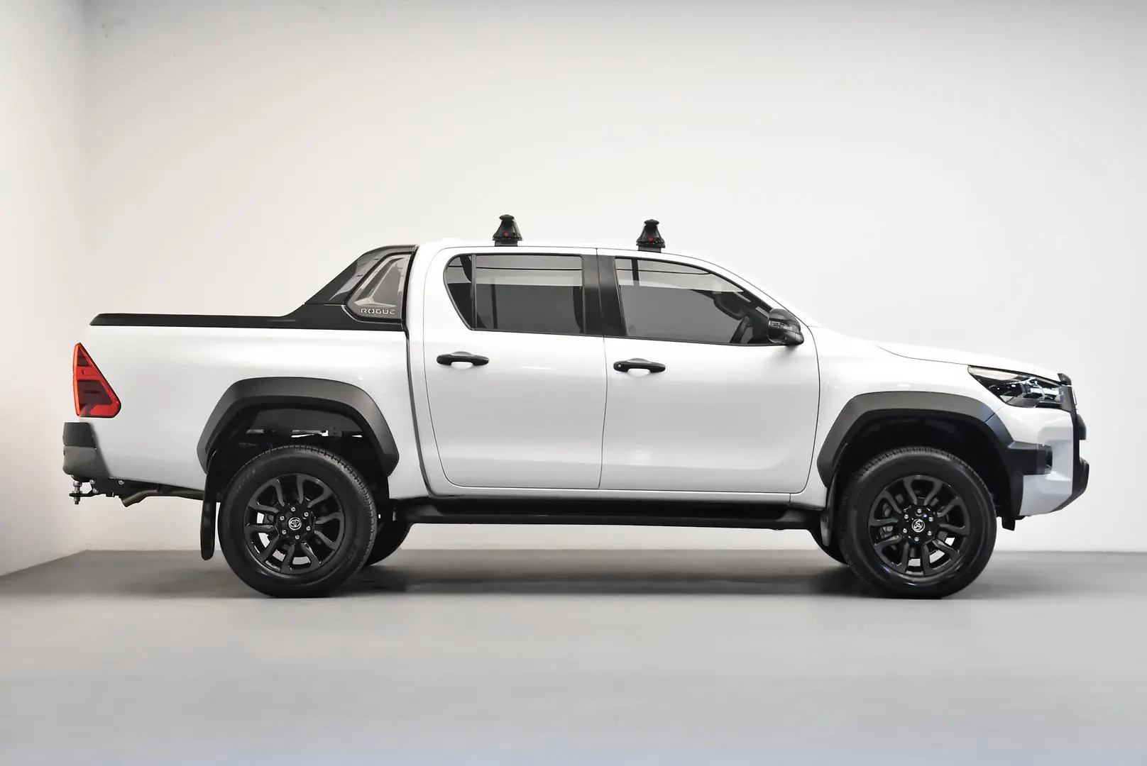 2025 Toyota Hilux Gallery Image 3