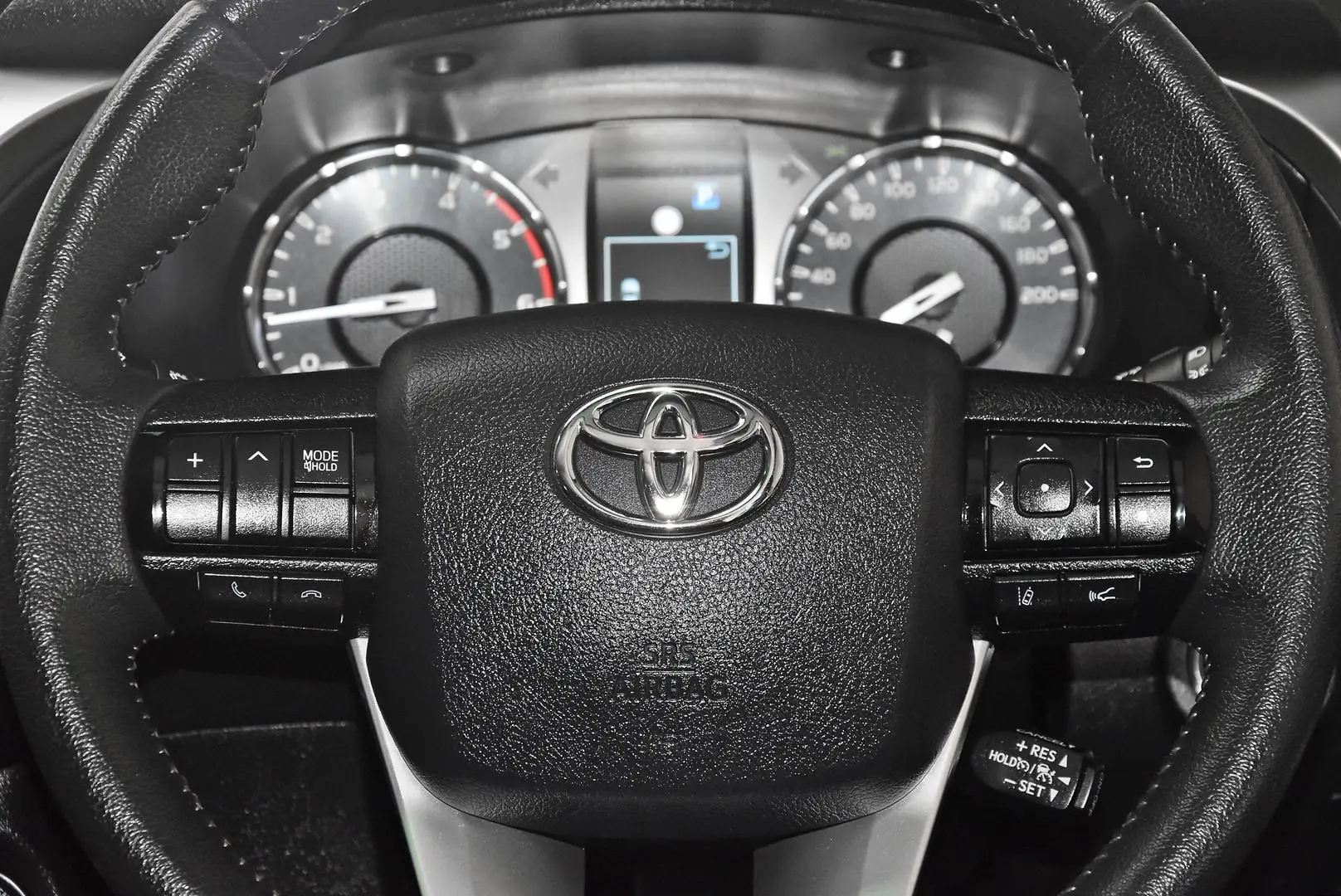 2022 Toyota Hilux Gallery Image 16