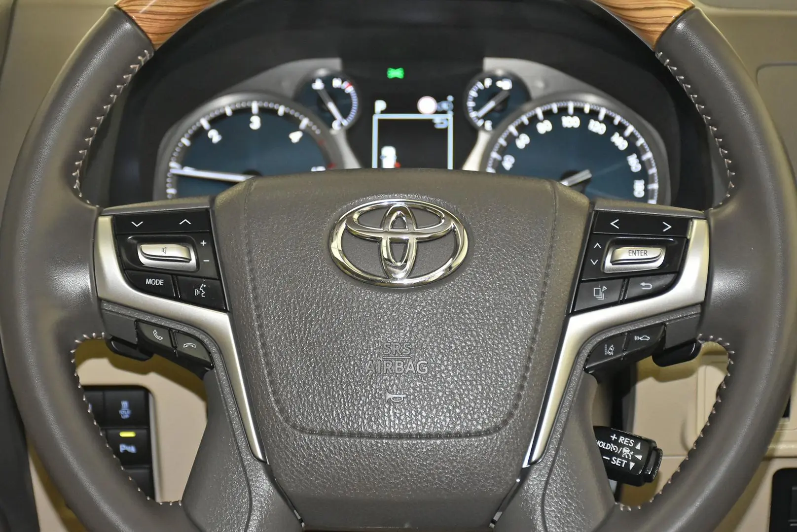 2023 Toyota Landcruiser Prado Gallery Image 15