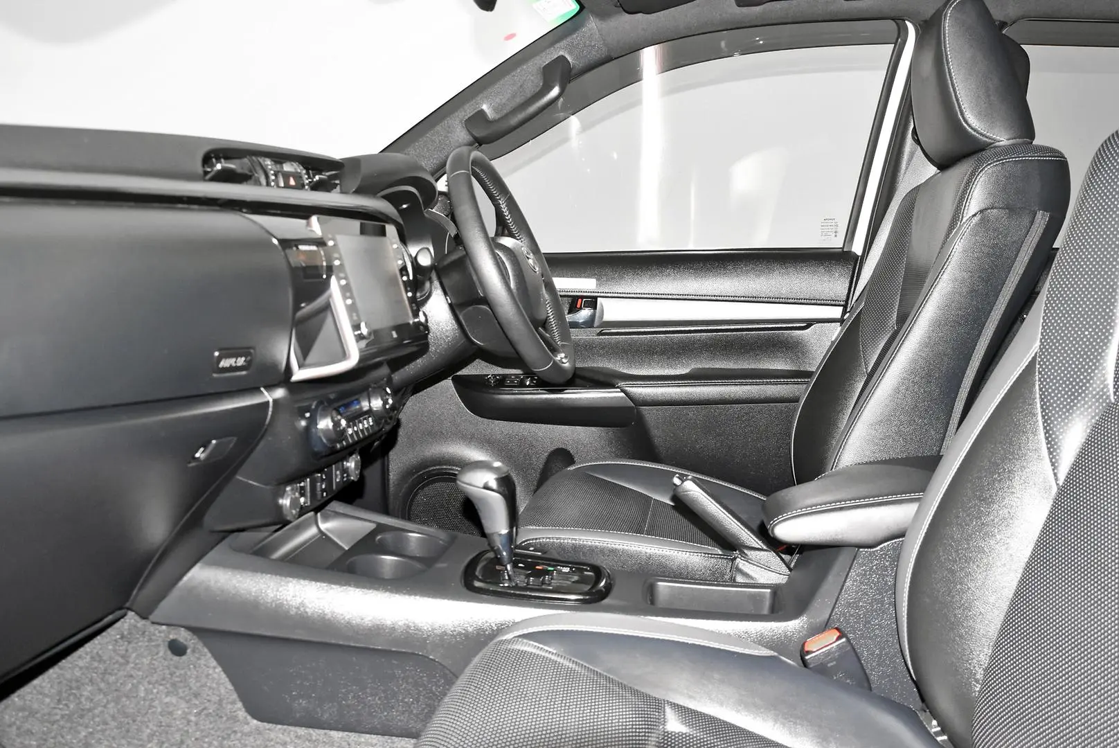 2023 Toyota Hilux Gallery Image 18