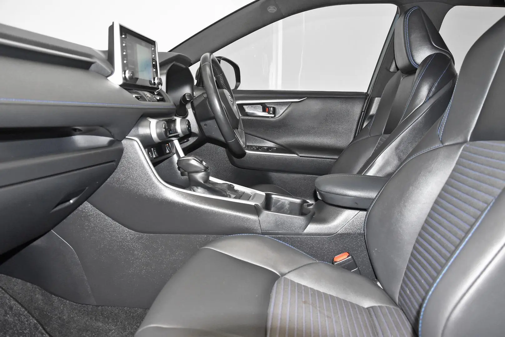 2022 Toyota RAV4 Gallery Image 18