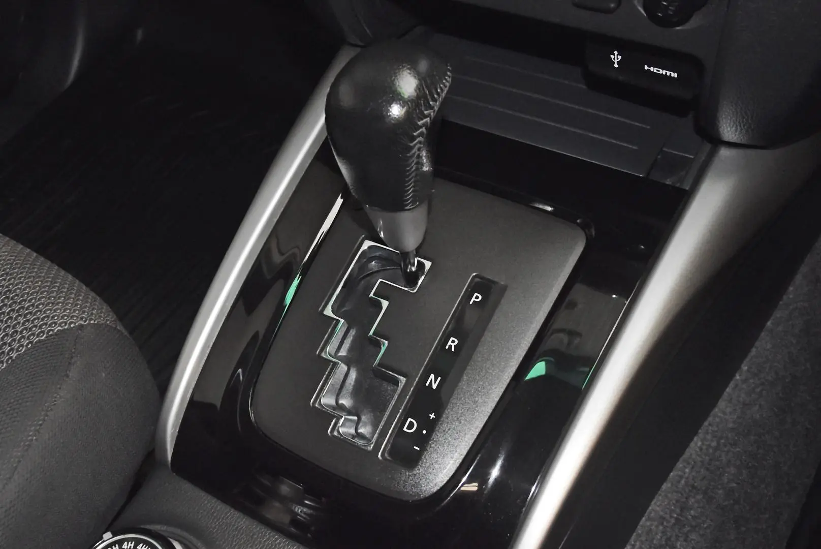 2017 Mitsubishi Triton Gallery Image 13