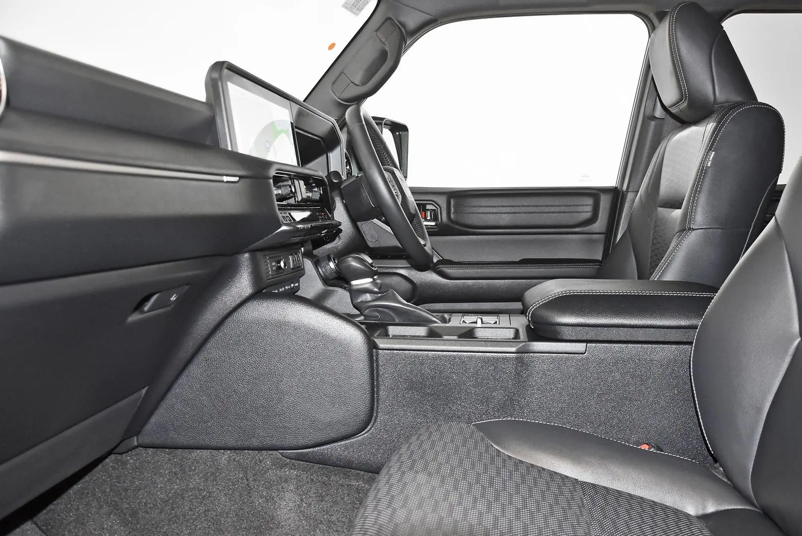2024 Toyota Landcruiser Prado Gallery Image 17