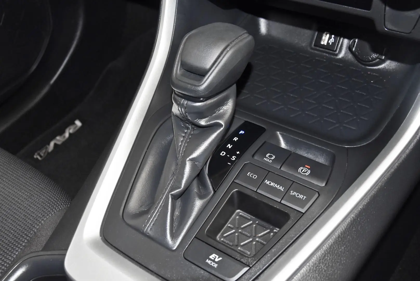 2024 Toyota RAV4 Gallery Image 14