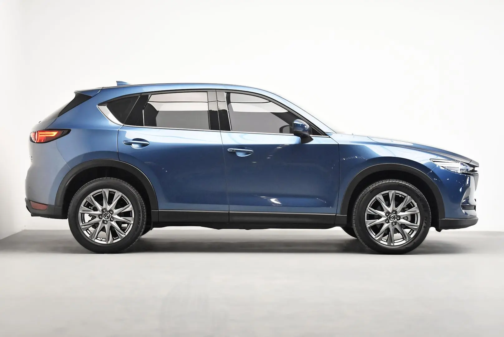 2021 Mazda CX-5 Gallery Image 3