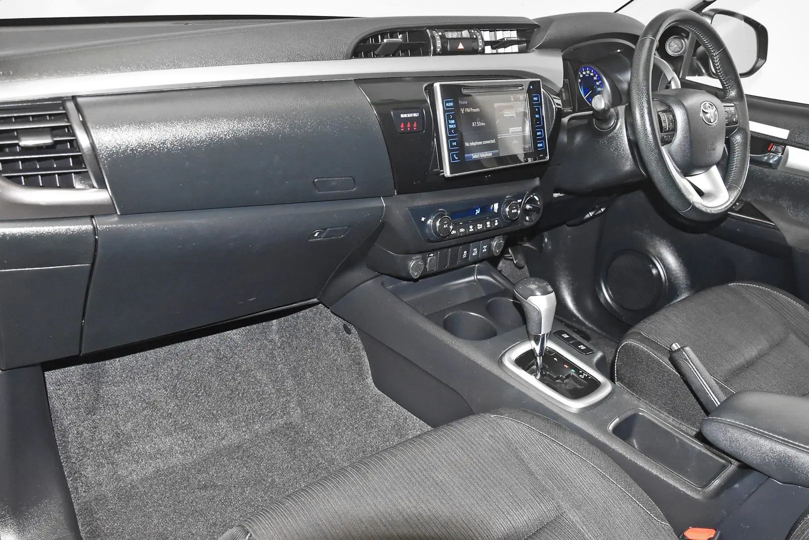 2019 Toyota Hilux Gallery Image 16