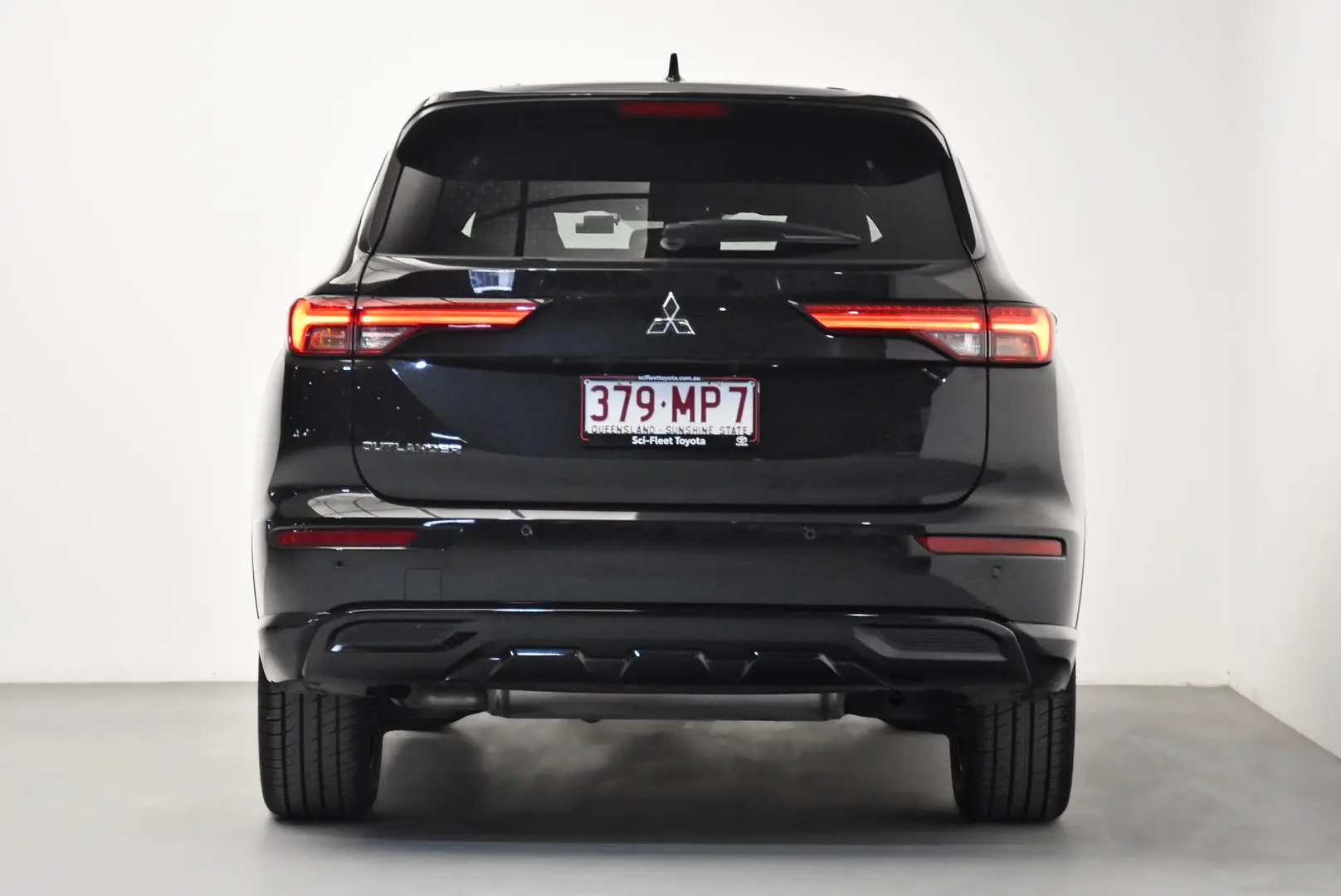 2023 Mitsubishi Outlander Gallery Image 6