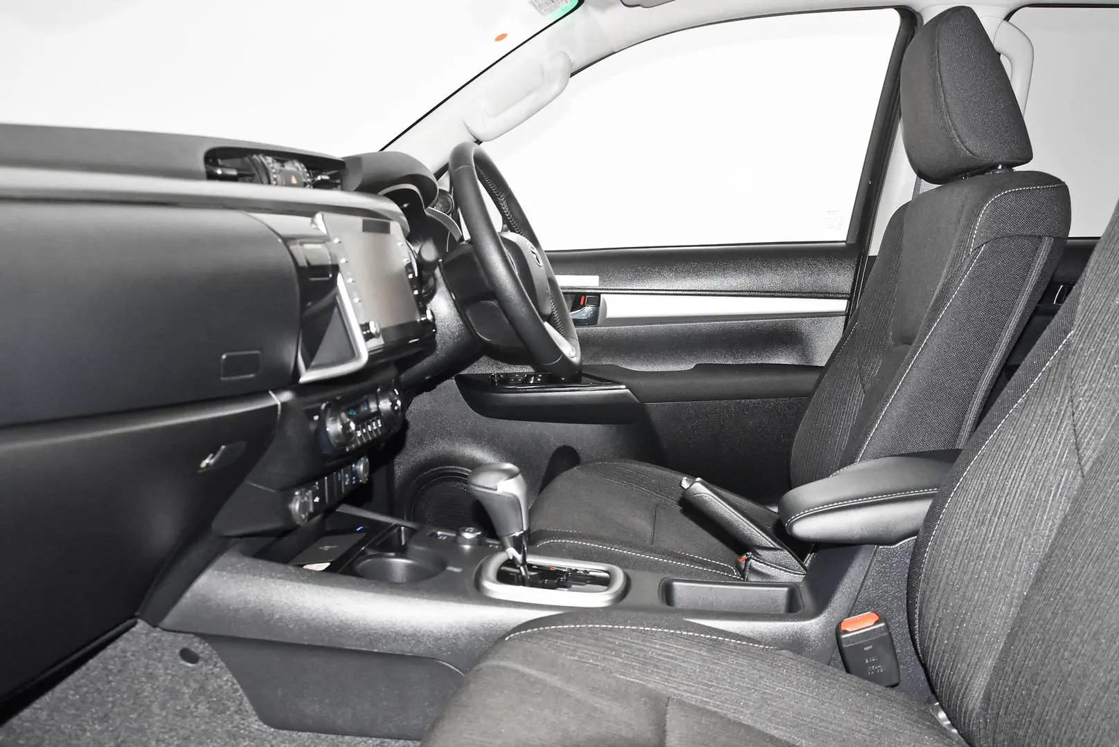 2025 Toyota Hilux Gallery Image 18